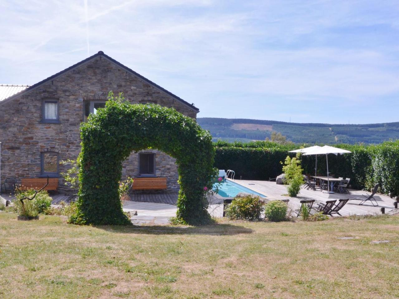 Gorgeous Holiday Home In Stoumont With Garden Экстерьер фото
