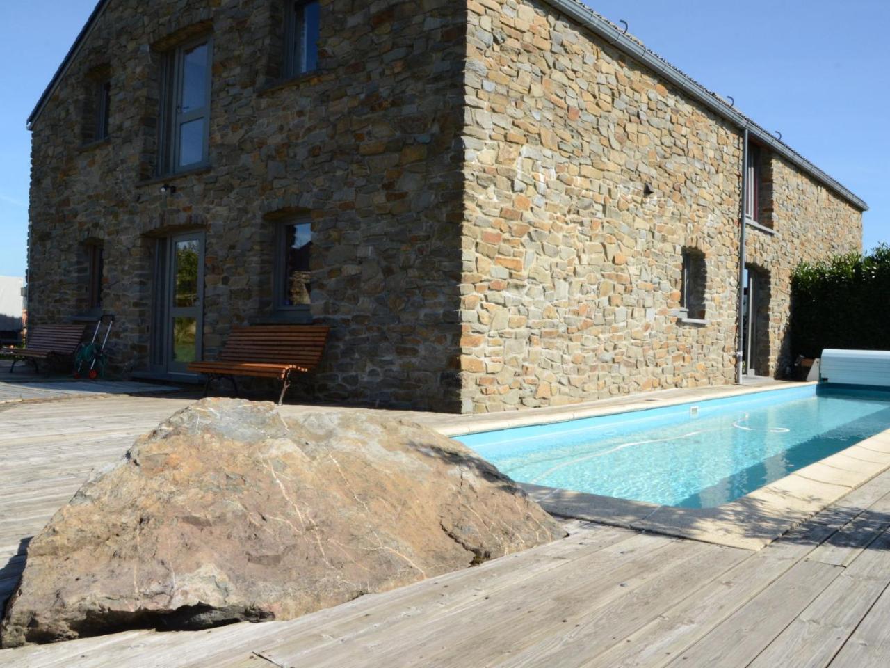 Gorgeous Holiday Home In Stoumont With Garden Экстерьер фото